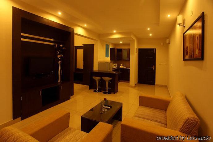 Hotel Nagarjuna Suites Bangalore Chambre photo